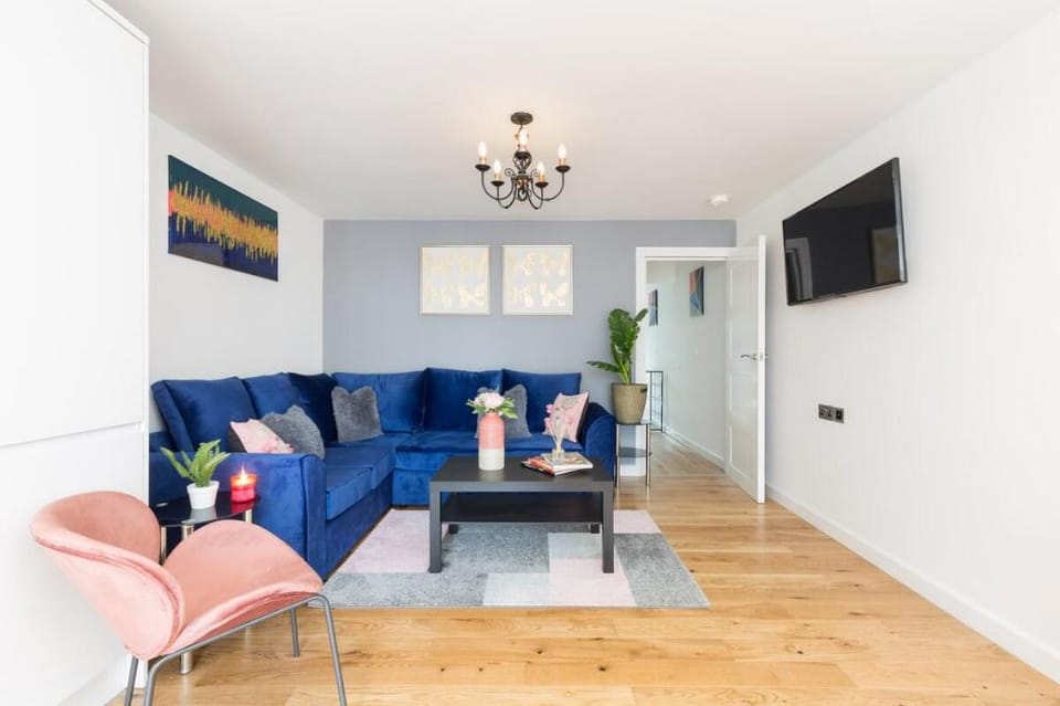 Contractor/ Family Home- Goode by Svelte Living-JQ Vacation rental in Birmingham