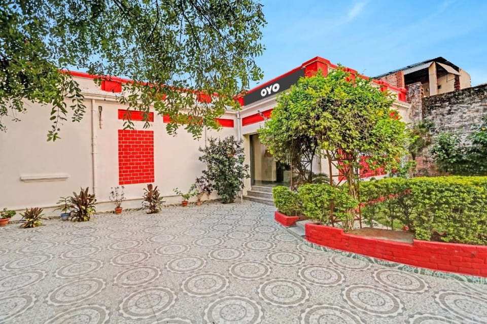 Super OYO Flagship Heritage House Hotel in Uttar Pradesh