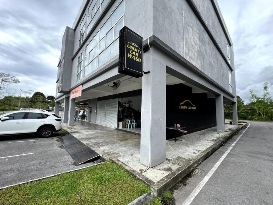 Staycation Homestay 12 Liberty Grove Near Airport Apartment in Kuching