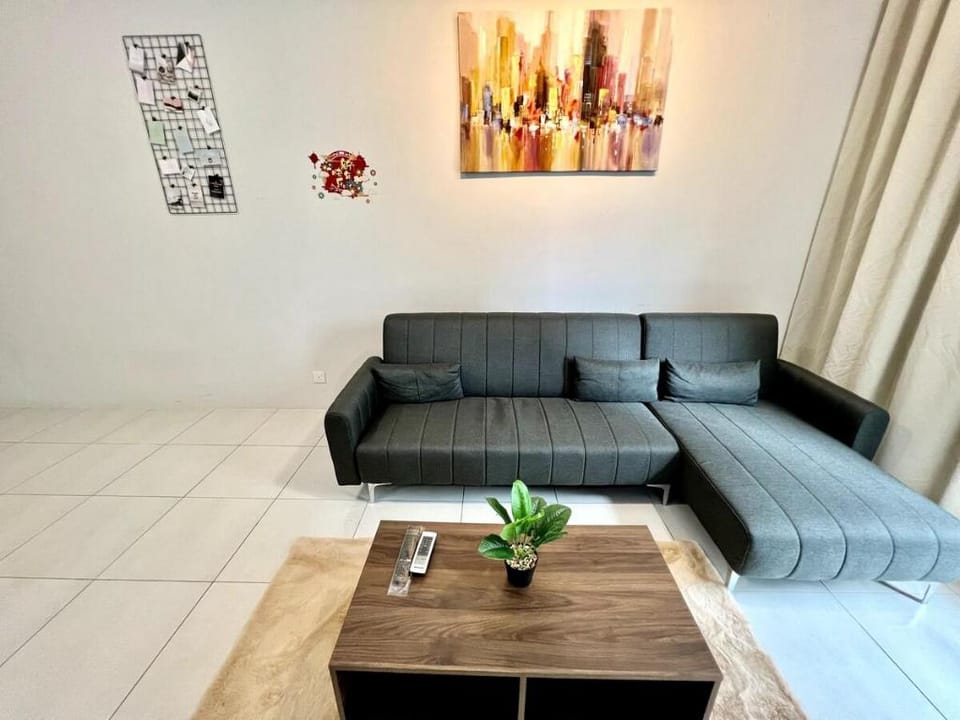 Staycation Homestay 12 Liberty Grove Near Airport Apartment in Kuching