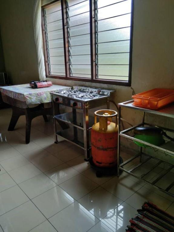 Villa Izzahrah Large Traditional  Homestay   Vacation rental in Mersing