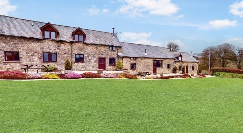 West Hollowcombe Farm Cottages - Full Site Booking Hotel in West Somerset District