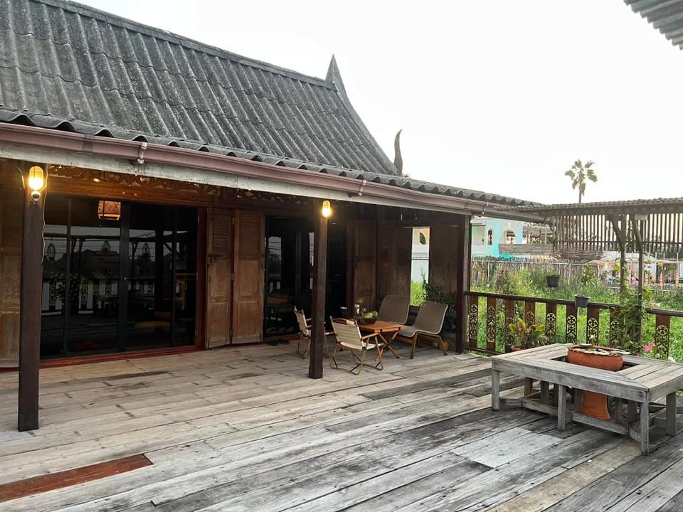 REUN THAI KOH KRET เรือนไทยเกาะเกร็ดโฮมสเตย์ Villa in Bangkok