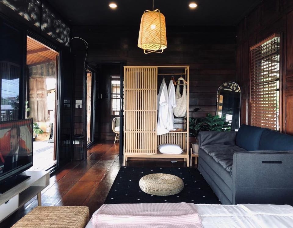 REUN THAI KOH KRET เรือนไทยเกาะเกร็ดโฮมสเตย์ Villa in Bangkok