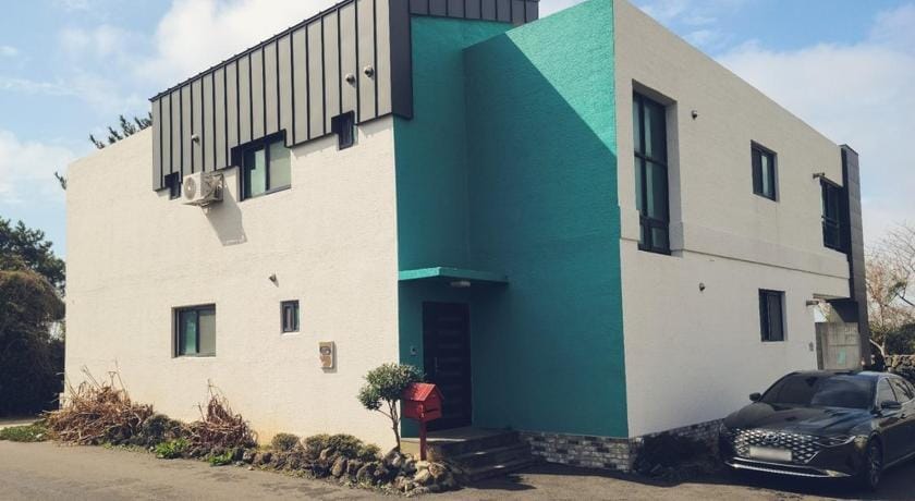 Jeju Blanc Jade Pool Villa Bed and Breakfast in South Korea