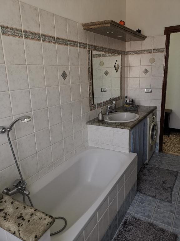 Bellissimo appartamento in centro  Apartment in Piedmont