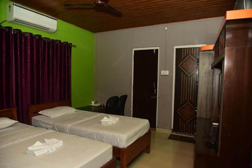 Rahaman Farm House Hotel in West Bengal
