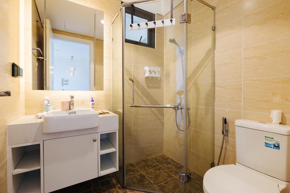 One bedroom apartment with high floor in CauGiay Apartment in Laos