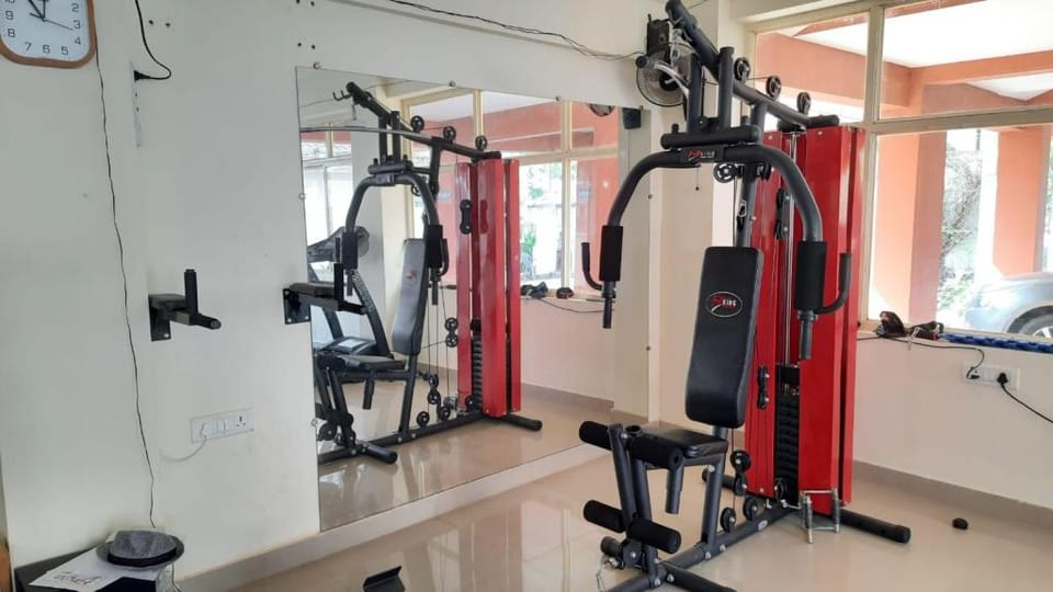 Apt-3 with AC,Gym,Wifi & Pool,5min walk to beach Apartment in Benaulim