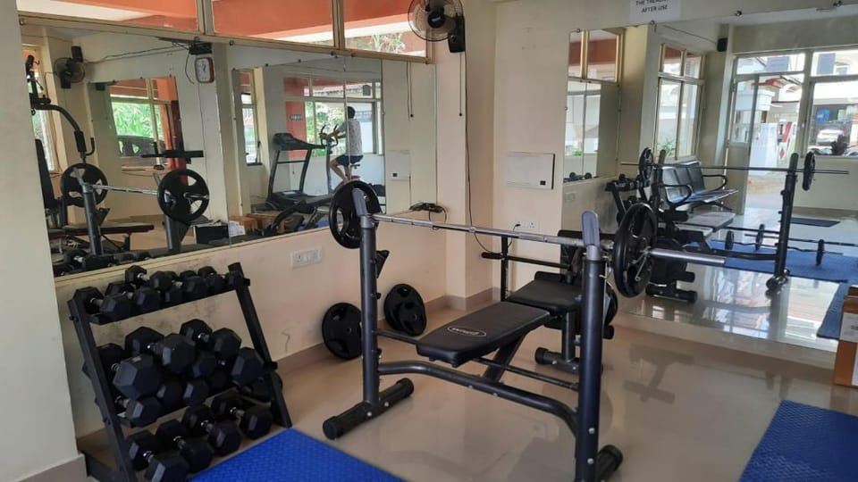 Apt-3 with AC,Gym,Wifi & Pool,5min walk to beach Apartment in Benaulim