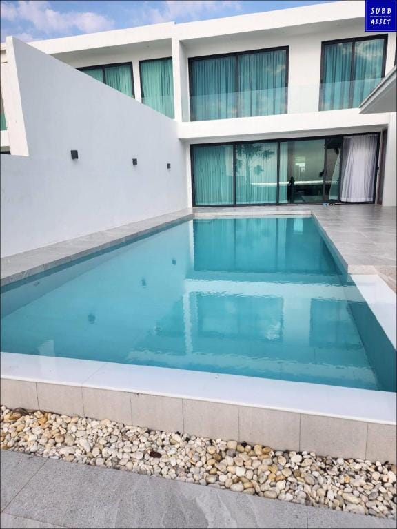 Beachfront Modern PoolVilla For 11 person | Cha-am Villa in Thailand