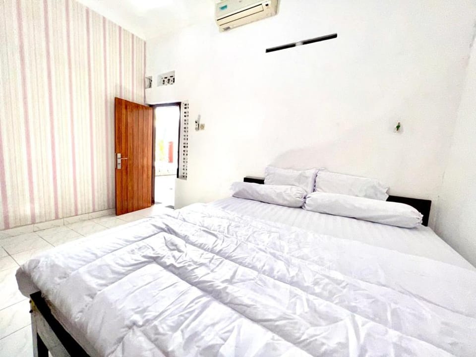 GuestHouse Happy Ayu 2  Villa in Yogyakarta