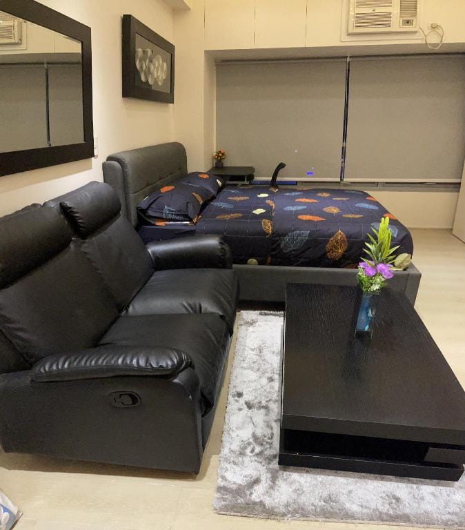 EJ’sstaycation (22nd F) with 200mbps Wi-Fi/NETFLIX Apartment in Pasig