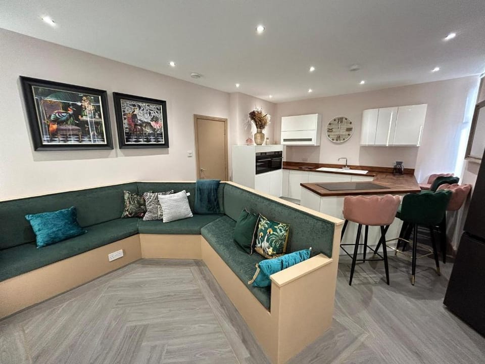 Strawberry Fields Suite by Sasco Apartments Apartment in Blackpool