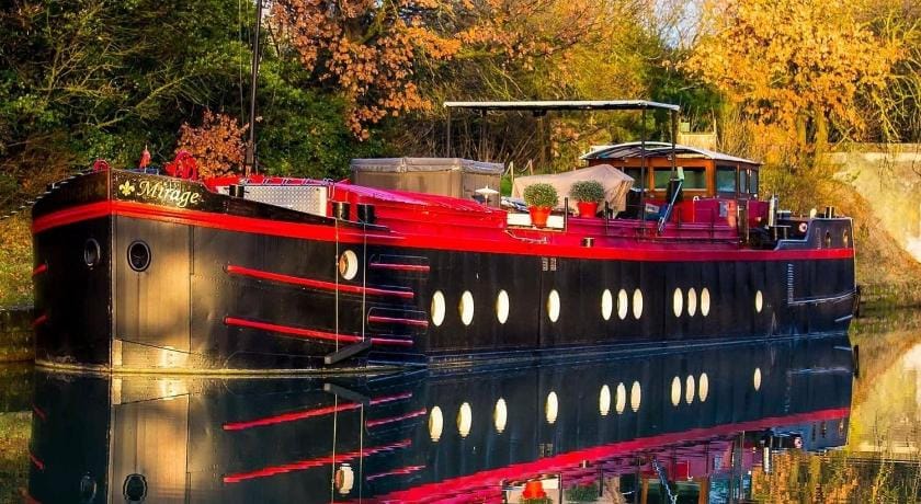 Péniche Mirage Docked boat in Carcassonne