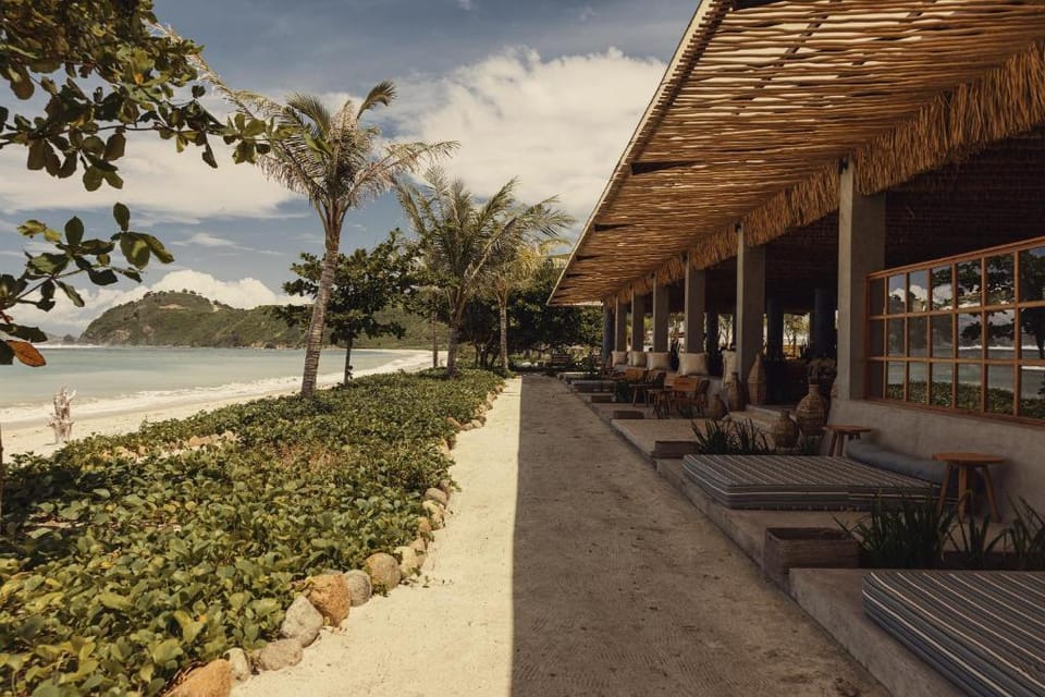 Gorgeous 1BR Loft Torok Beach View Vacation rental in West Praya