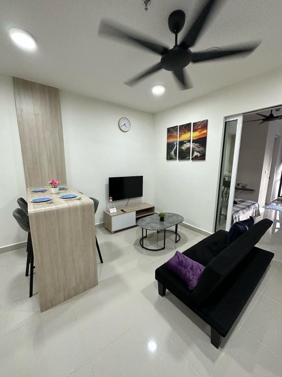 Sea view The Shore Luxury Newly Renovated Homestay Apartment in Kota Kinabalu