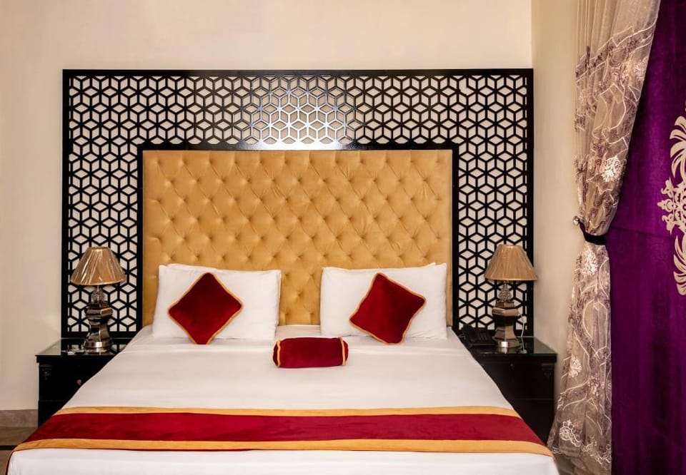 Rose Palace Hotel Garden Town Apartment in Lahore