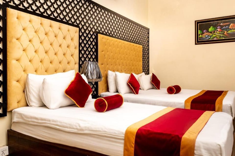 Rose Palace Hotel Garden Town Apartment in Lahore