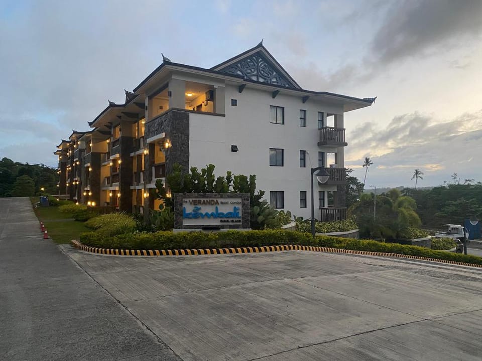 Kembali Condo  Beach Resort Apartment in Island Garden City of Samal