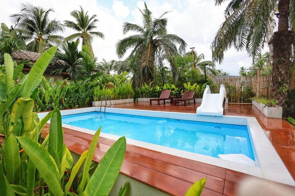 บ้านไร่มีสุข Baanrai Meesuk Villa in Surat Thani Changwat