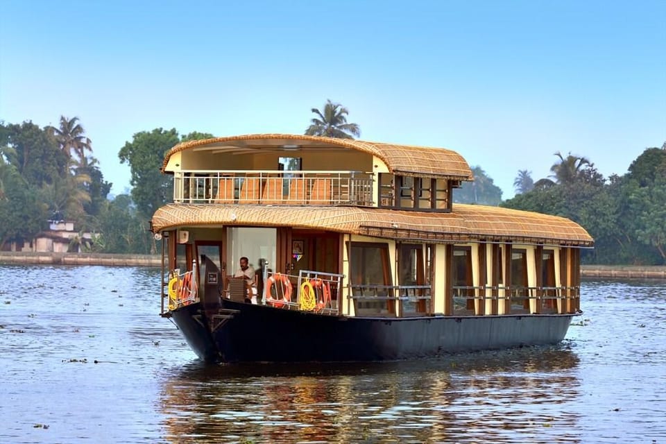 Royal Houseboats Docked boat in Alappuzha