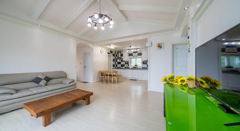 Geoje Maremonte Pension Bed and Breakfast in South Korea
