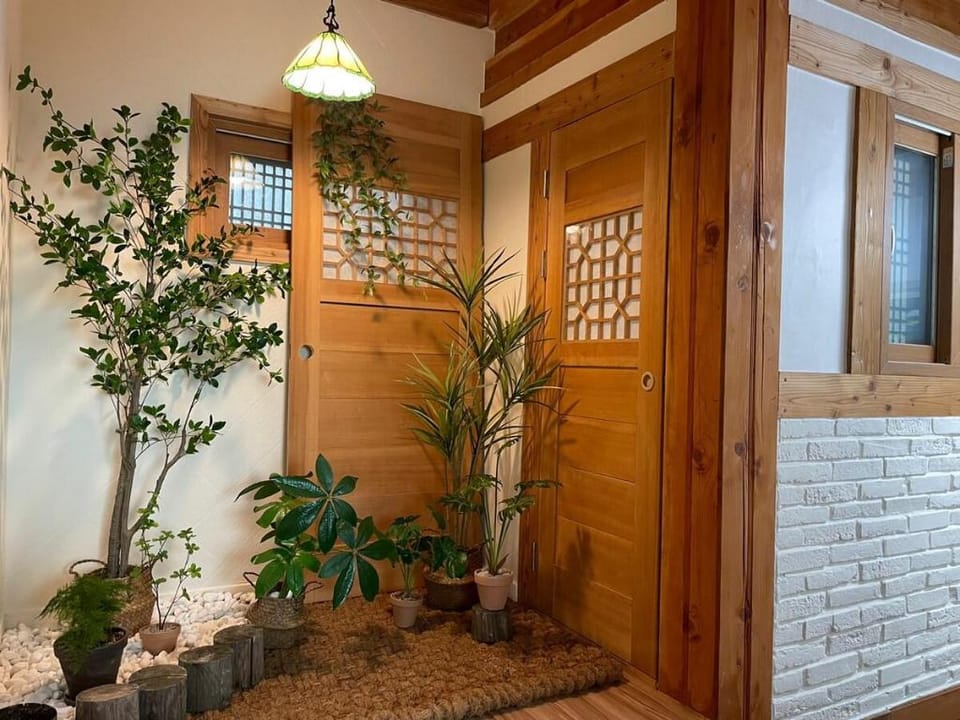DamDam_ Calm and Gentle Green Sensibility Stay :: Hanok House DamDam (淡淡) Vacation rental in South Korea