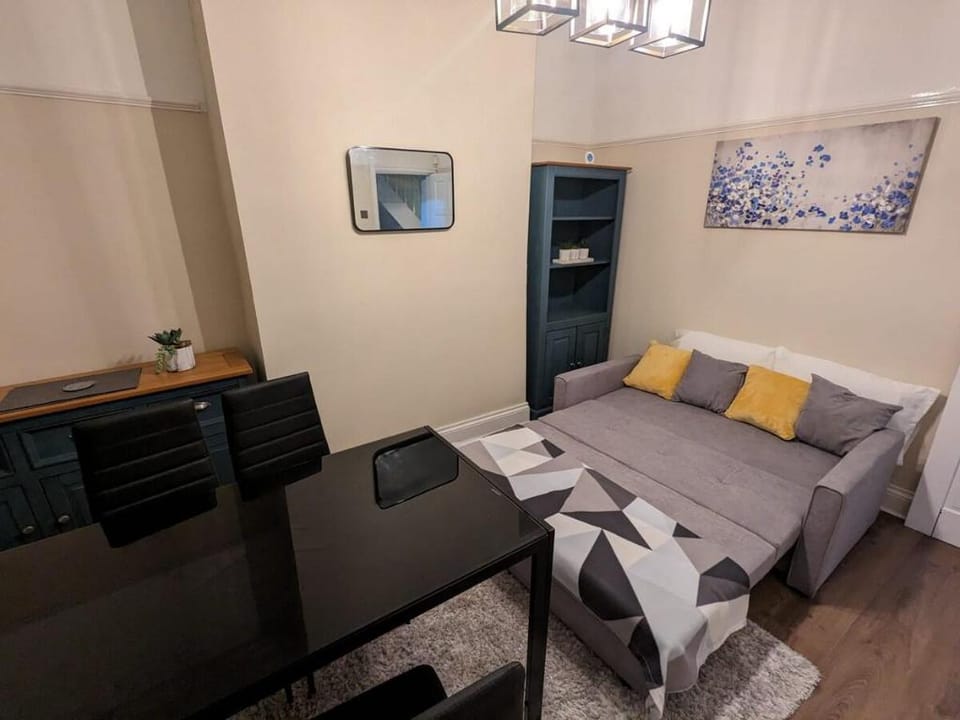 Crawford Avenue Retreat Vacation rental in Liverpool