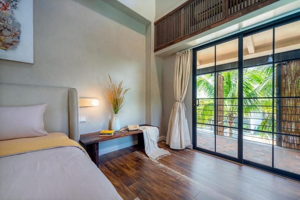 Maycasa - NEAR SEA -Private pool - 4 BR Villa in Da Nang