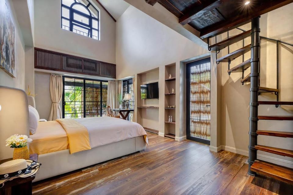 Maycasa - NEAR SEA -Private pool - 4 BR Villa in Da Nang