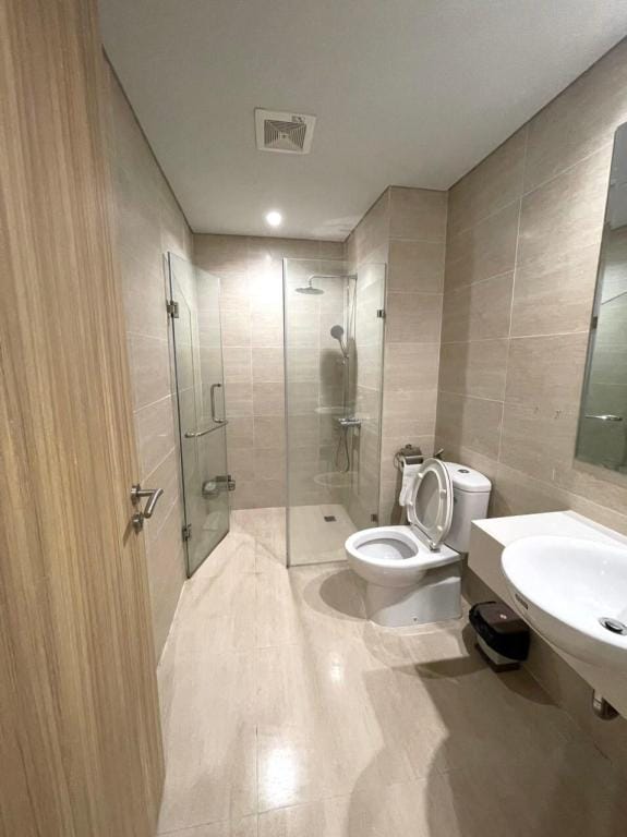 Căn 1 phòng ngủ, tầng cao Apartment in Laos