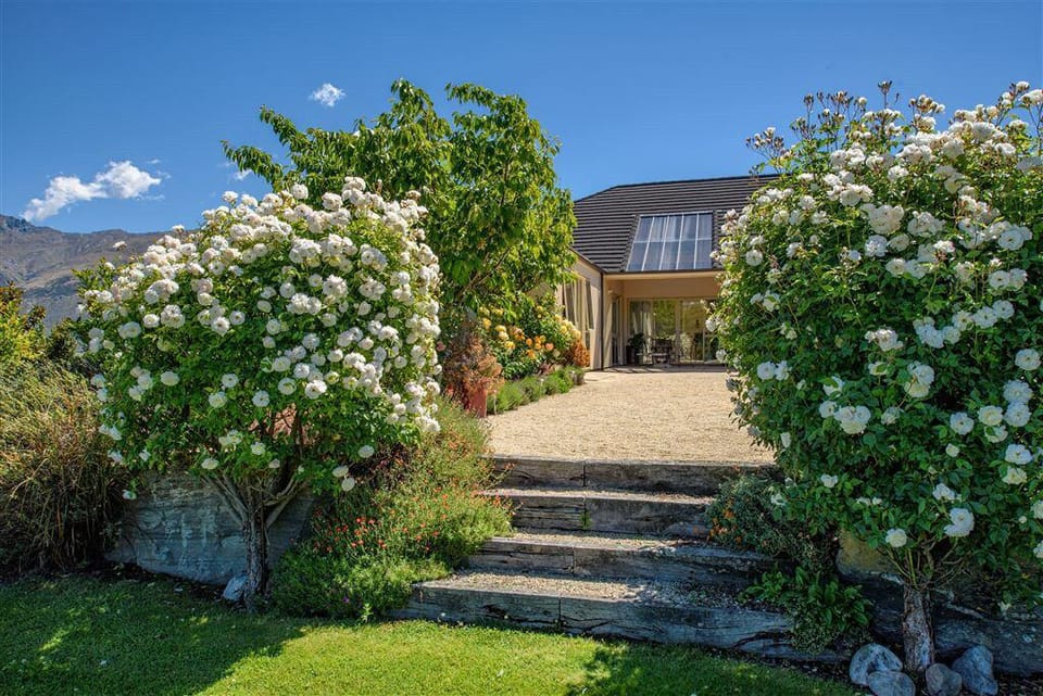 Wanaka Ridgecrest Studio, close to lake & town Apartment in Wanaka