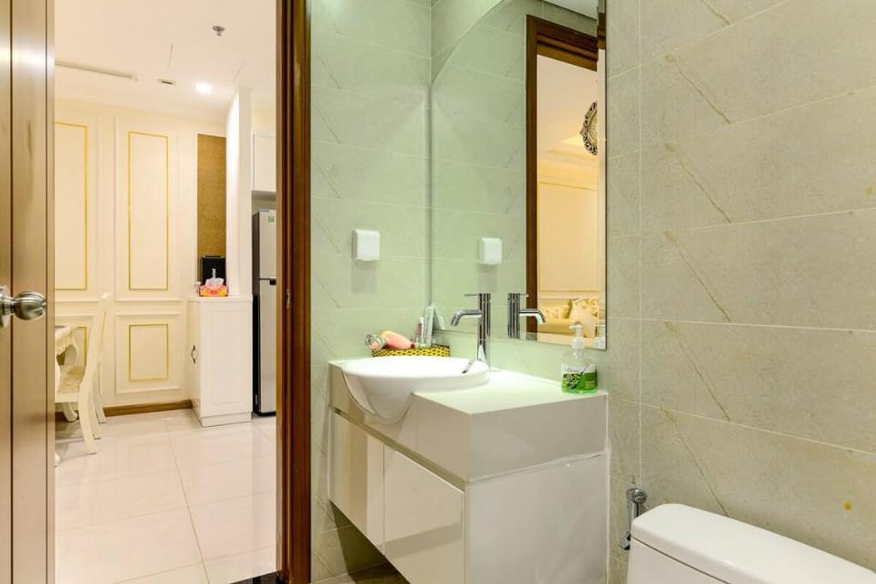 One Br service apart in Vinhomes central Park L4 Apartment in Ho Chi Minh City
