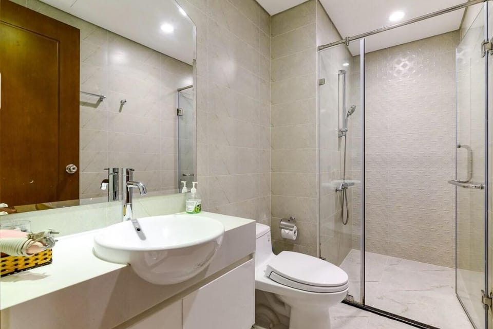 One Br service apart in Vinhomes central Park L4 Apartment in Ho Chi Minh City
