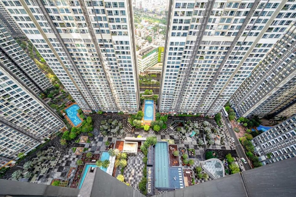 Landmark 81 1bedroom serviced with highly floor. Apartment in Ho Chi Minh City
