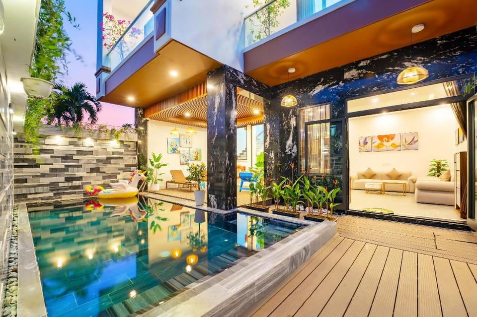 Hana river villa - NEAR SEA - Private pool 6 BR Villa in Da Nang