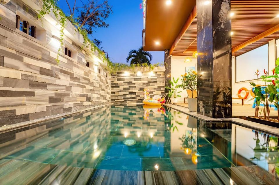 Hana river villa - NEAR SEA - Private pool 6 BR Villa in Da Nang