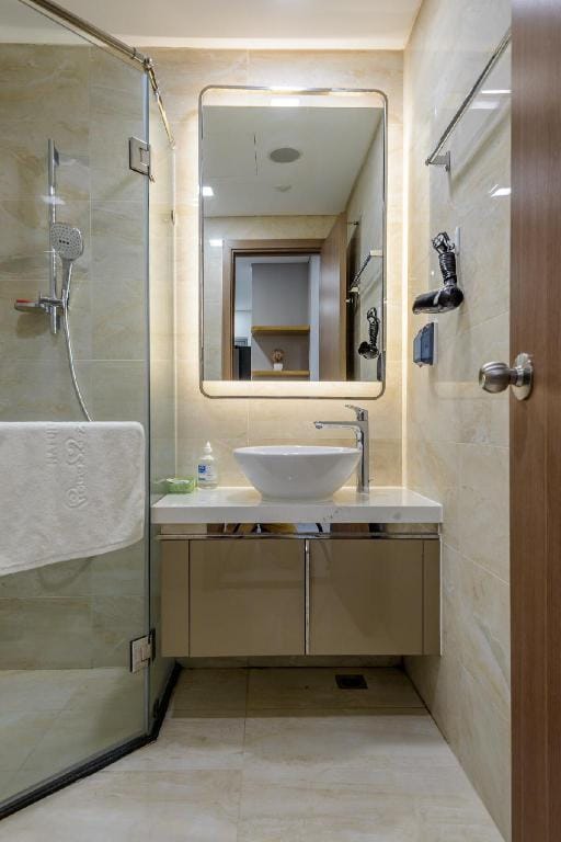 Landmark 81-2br service apt. Mai's Home Apartment in Ho Chi Minh City