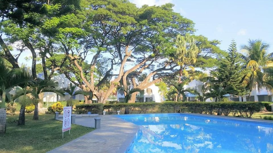 Bungalow with  awarded best garden and pool. Vacation rental in Flic en Flac