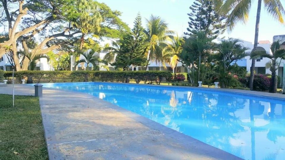 Bungalow with  awarded best garden and pool. Vacation rental in Flic en Flac