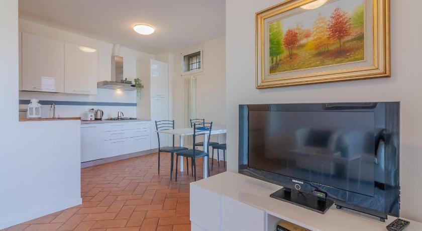 Flower House with Lake View by Wonderful Italy Apartment in Province of Lecco