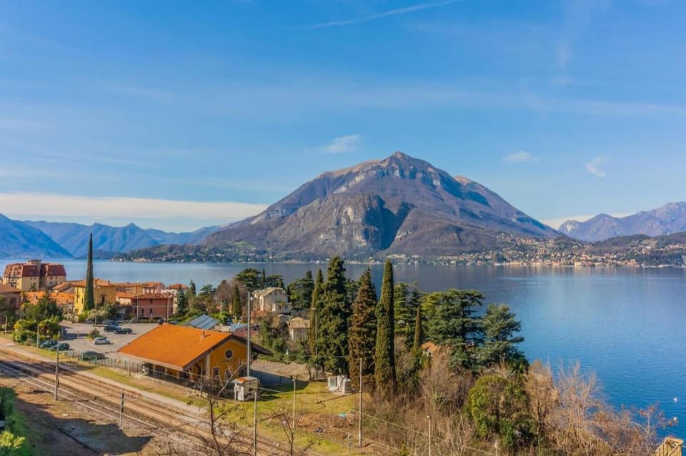 Flower House with Lake View by Wonderful Italy Apartment in Province of Lecco