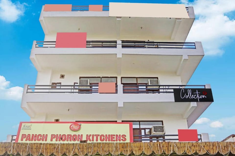 Collection O Mayank Guest House Near ISKCON Temple Noida Hotel in Noida