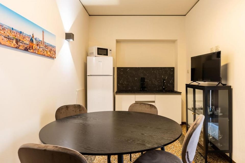 Casa Ambrosini - Afrodite Apartment with Jacuzzi by Wonderful Italy Apartment in Bologna