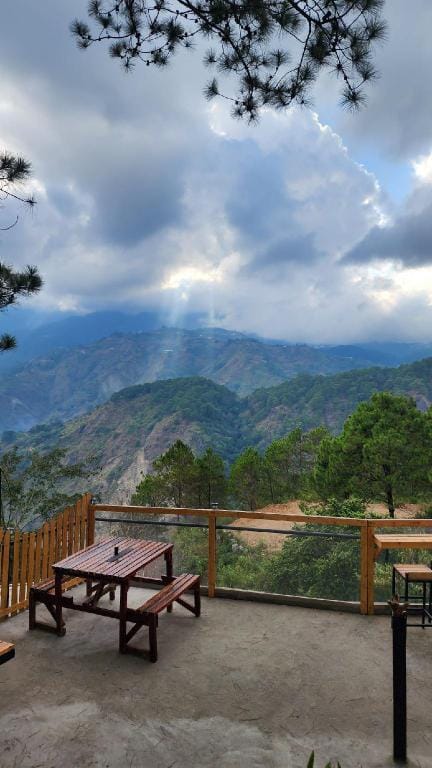 Wood room, Cozy property in Baguio Vacation rental in Baguio