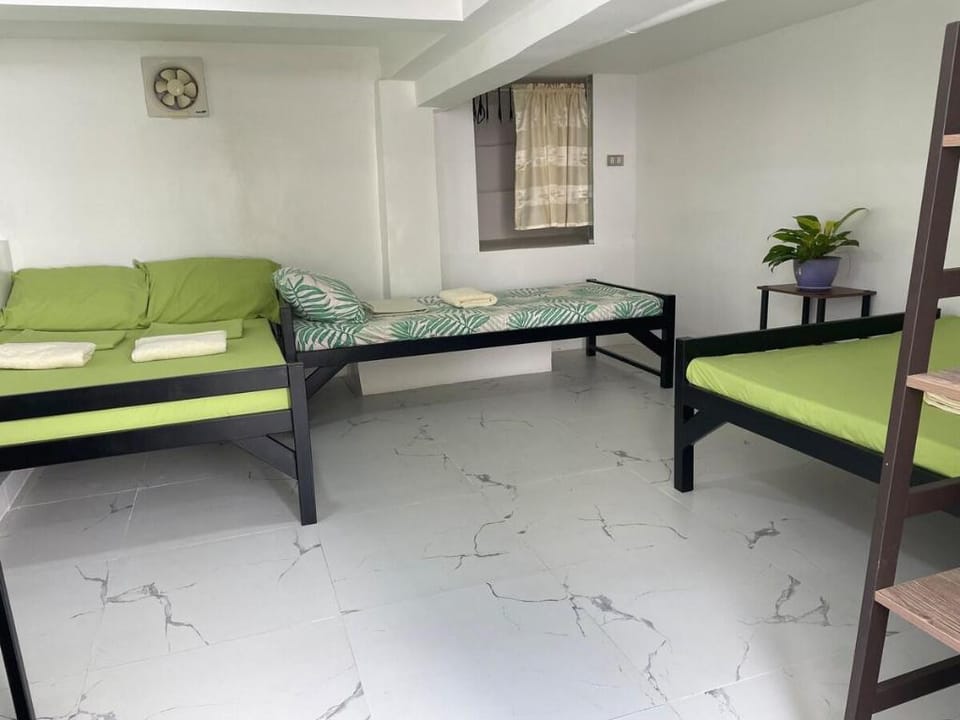 Vacation House with Pool and Garden for 14 pax Villa in Central Visayas