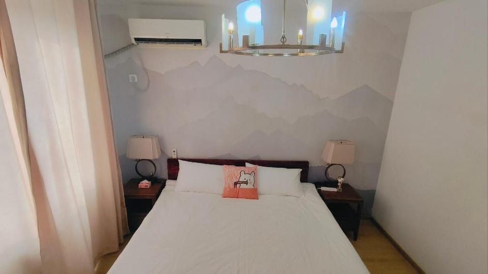 YY寓艳推荐/大明湖畔唯一看大明湖湖景/近泉城广场/可住5人两居室 Vacation rental in Shandong
