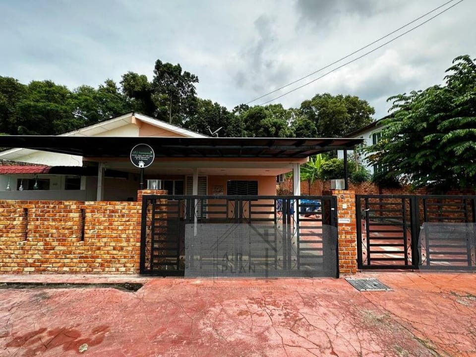 Port Dickson 4BR Mini Fun House - Up to 13 Pax Vacation rental in Port Dickson