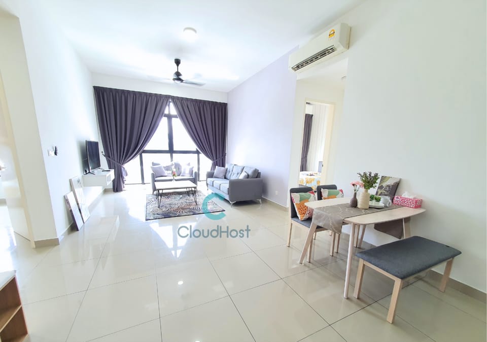 Conezion (12A) 3BR 6pax Near to IOI City Mall Putrajaya | MAEPS | PICC Apartment in Putrajaya